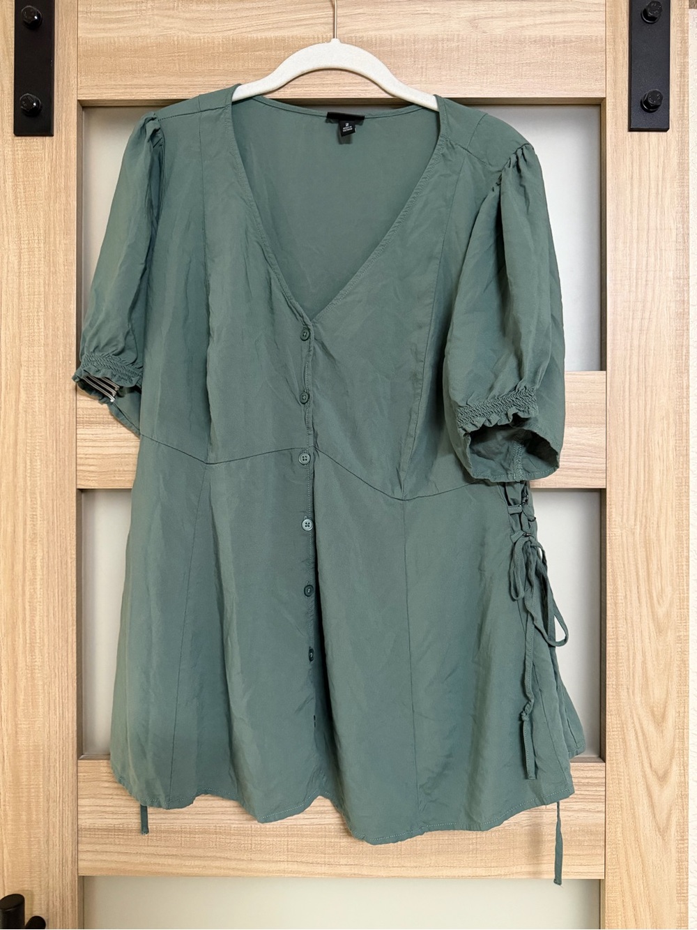 Torrid Sage Green V-Neck Button-Front Peasant Tunic